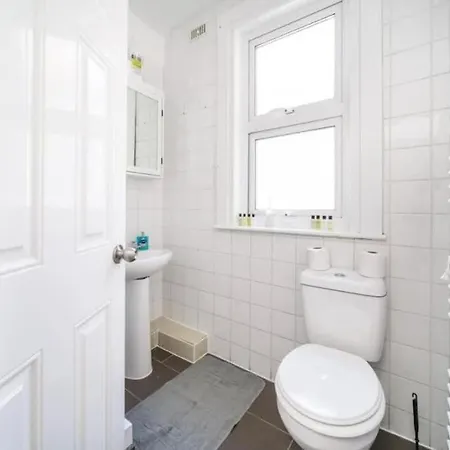 Tranquil 2Br In London Harlesden Apartment Exterior photo